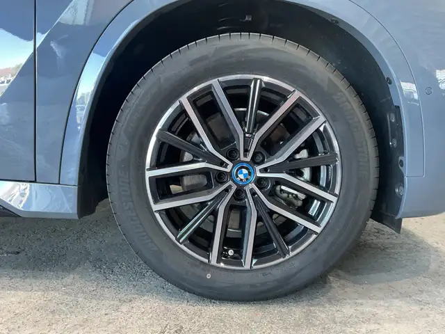 BMW Ix1 view 13