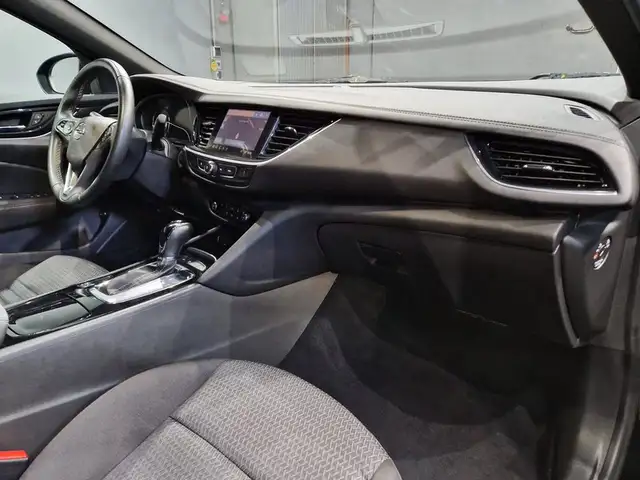 Opel Insignia view 13
