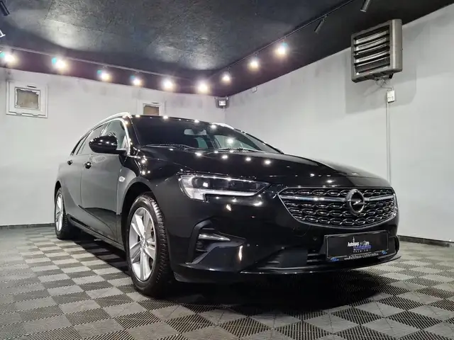 Opel Insignia view 2