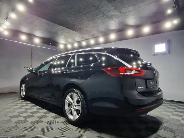 Opel Insignia view 3