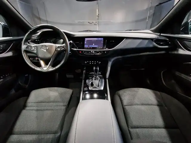 Opel Insignia view 12