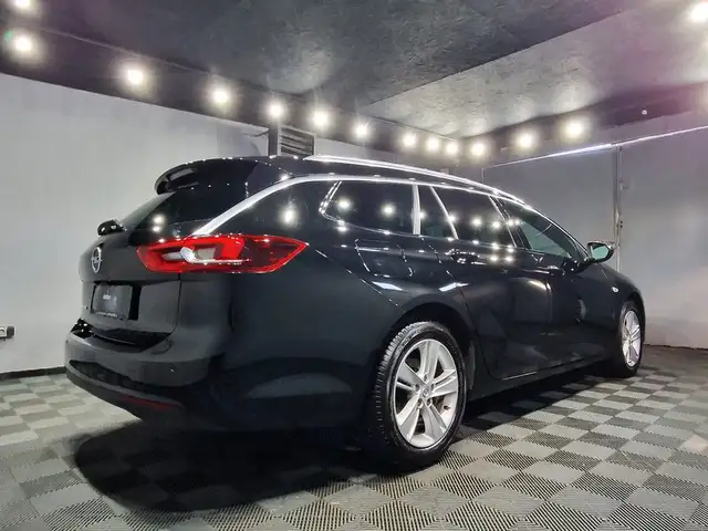 Opel Insignia view 4
