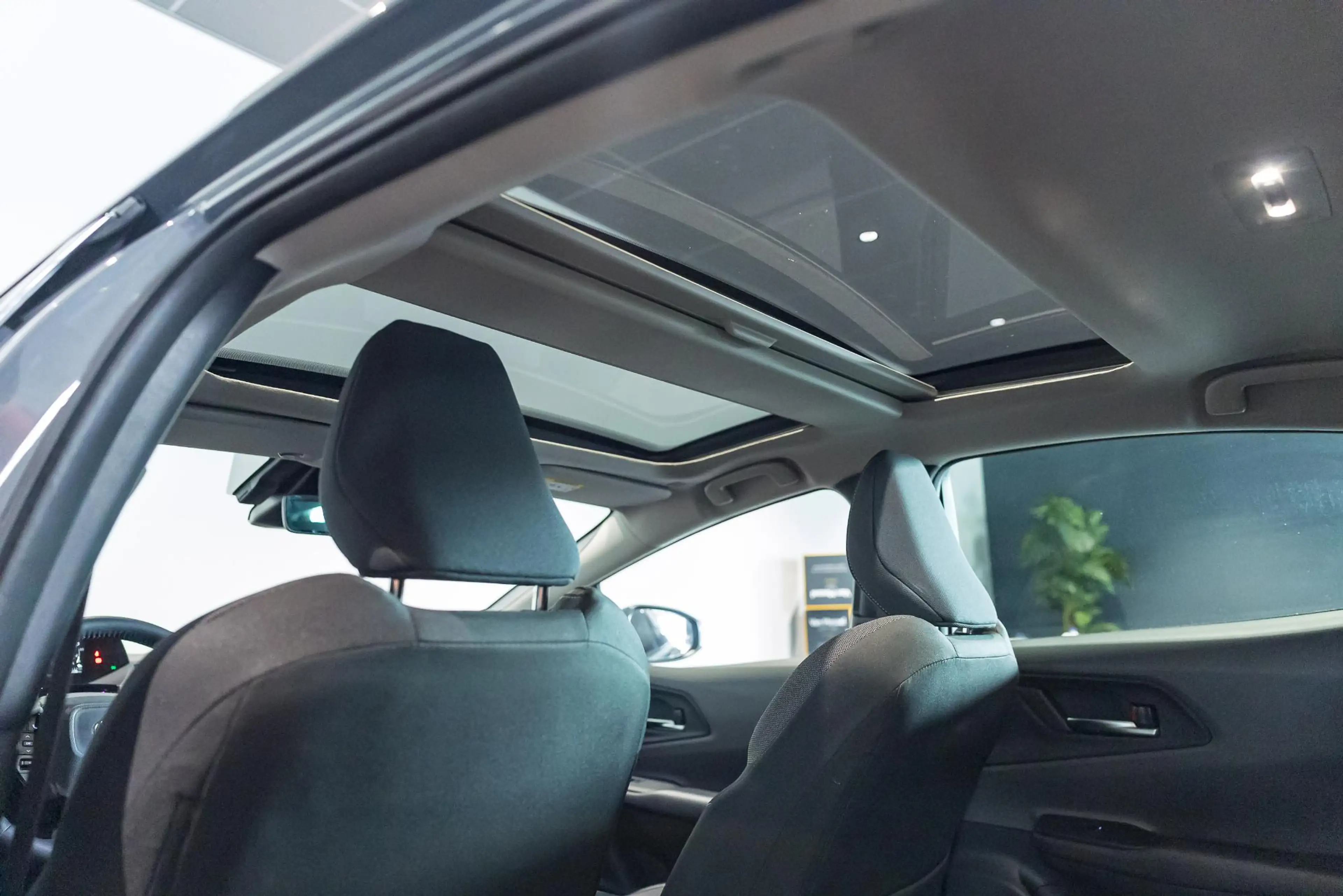 Toyota Prius 2.0 PHEV 164kW Premium Plus e-CVT Camera | Panodak — photo 15