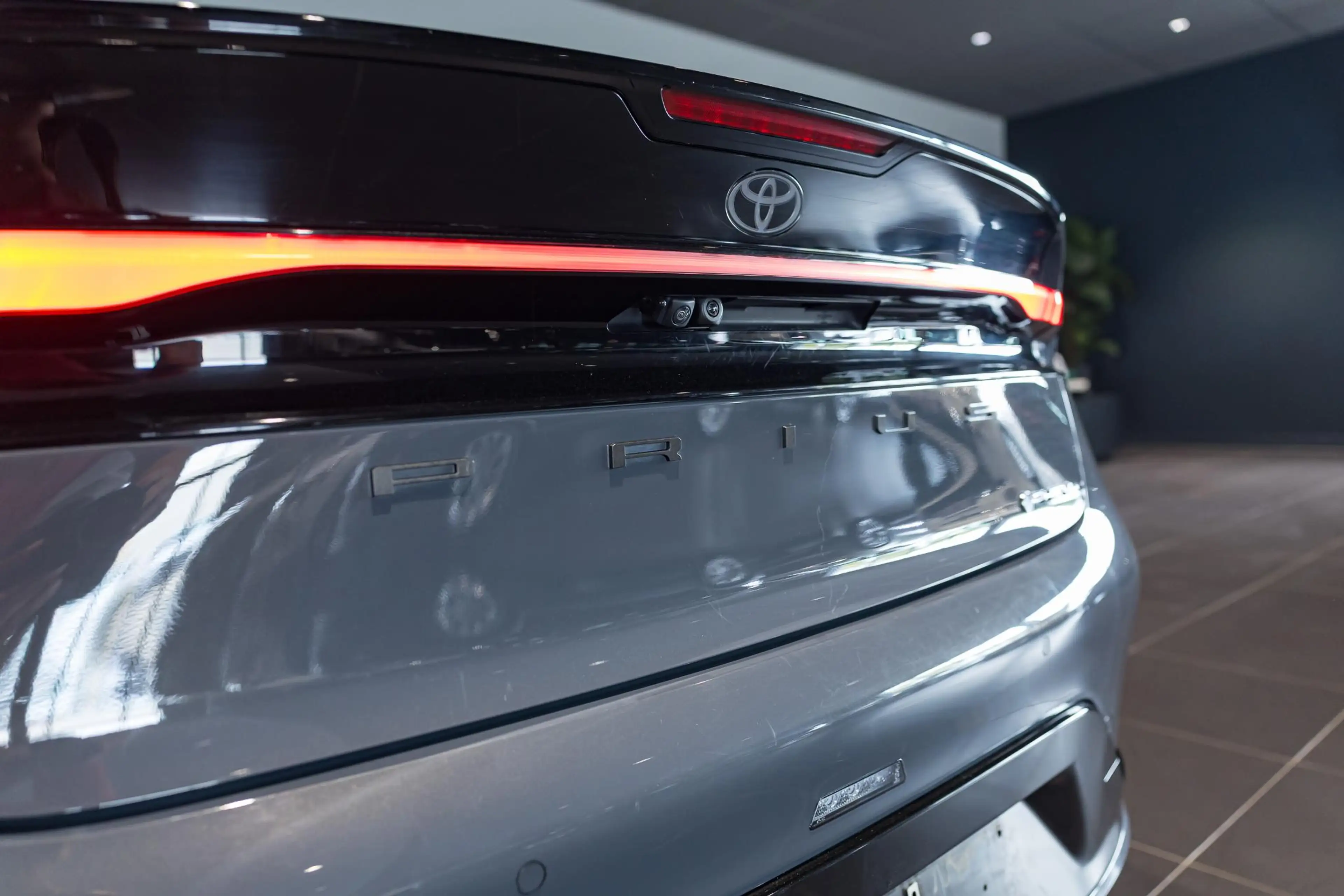 Toyota Prius 2.0 PHEV 164kW Premium Plus e-CVT Camera | Panodak — photo 10