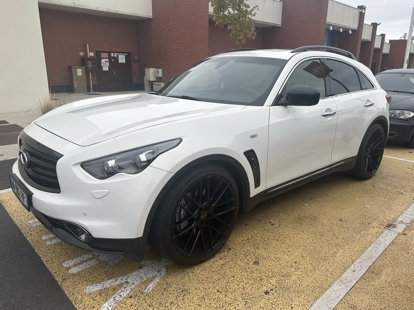 Infiniti QX70 3.7 V6 Ultimate A - 2