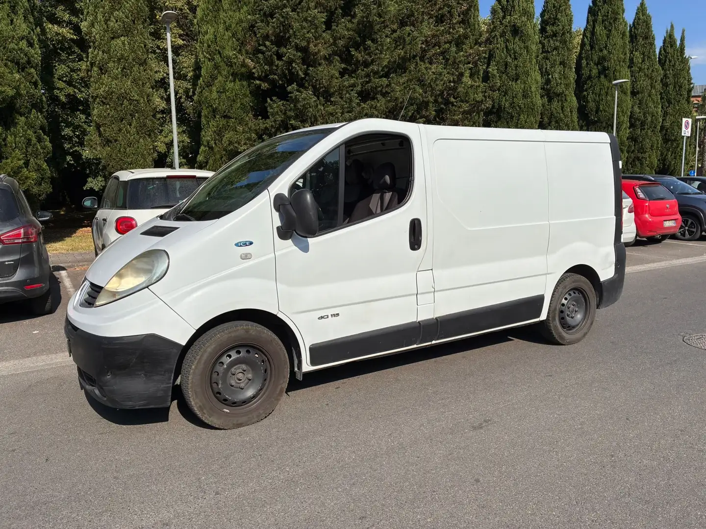 Renault Trafic Blanc - 2