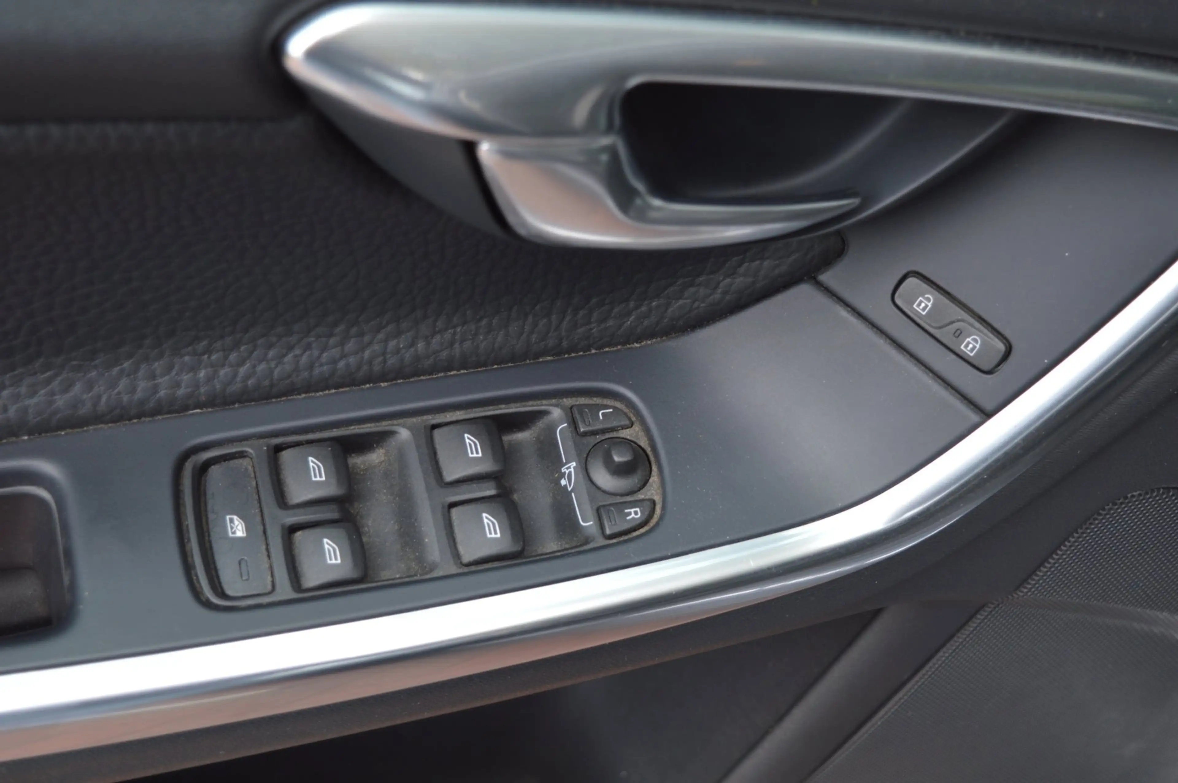 Volvo S60 2.0 D4 Summum Leer/dealer onderhouden/trekhaak — photo 10