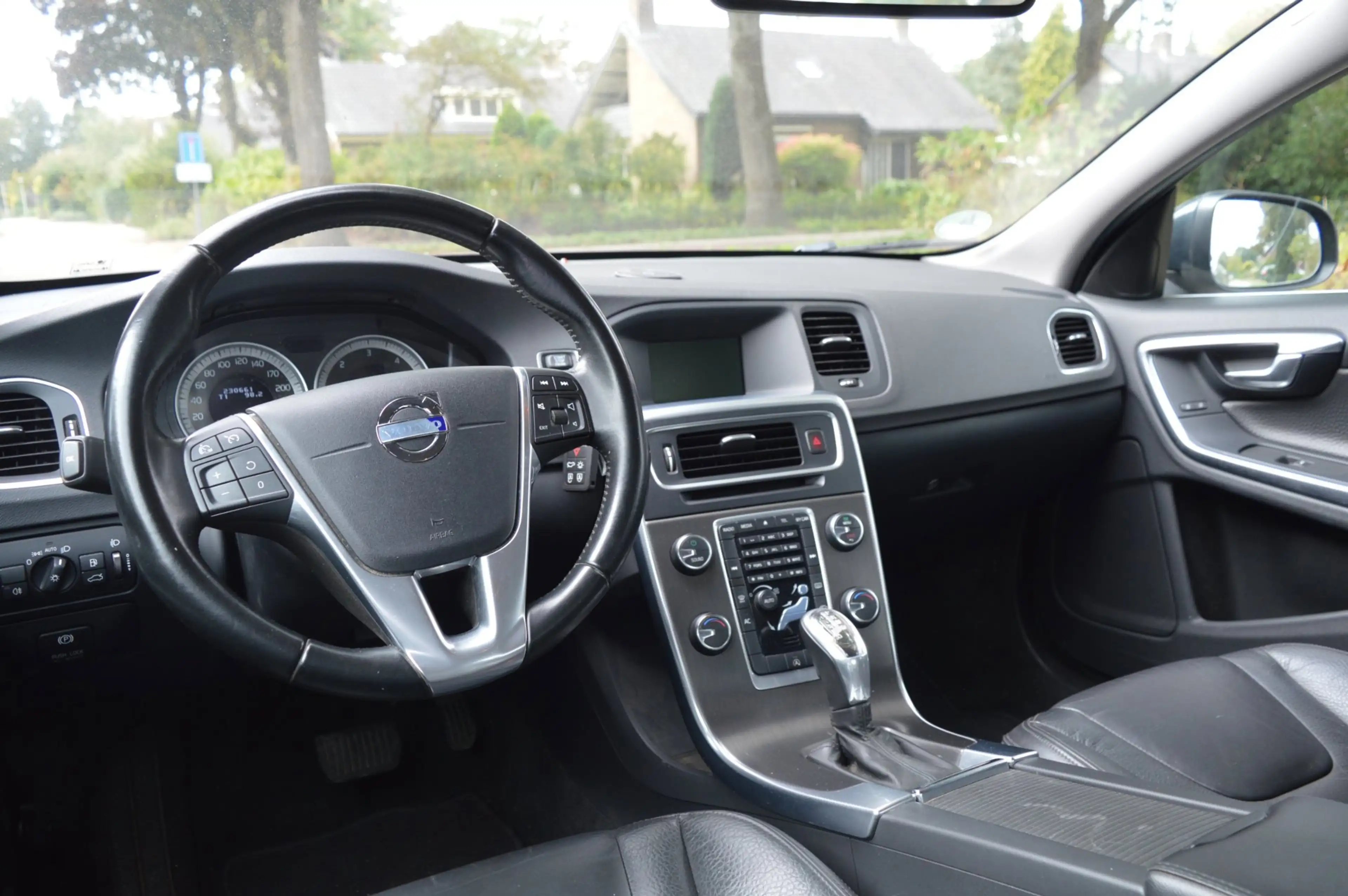 Volvo S60 2.0 D4 Summum Leer/dealer onderhouden/trekhaak — photo 8