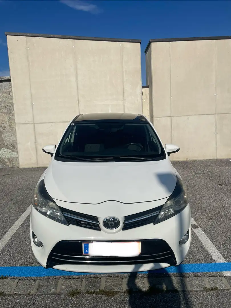 Toyota Verso 2.0 D-4D 5-Sitzer Executive - 2