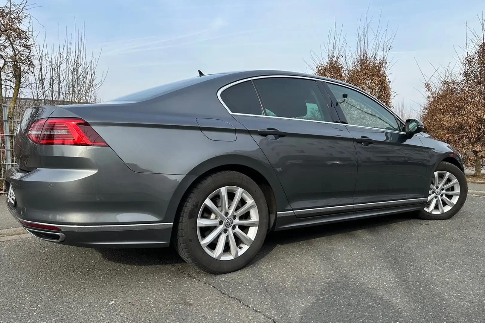 Volkswagen Passat 2.0 TDI SCR 140kW BMT R-Line Gri - 2