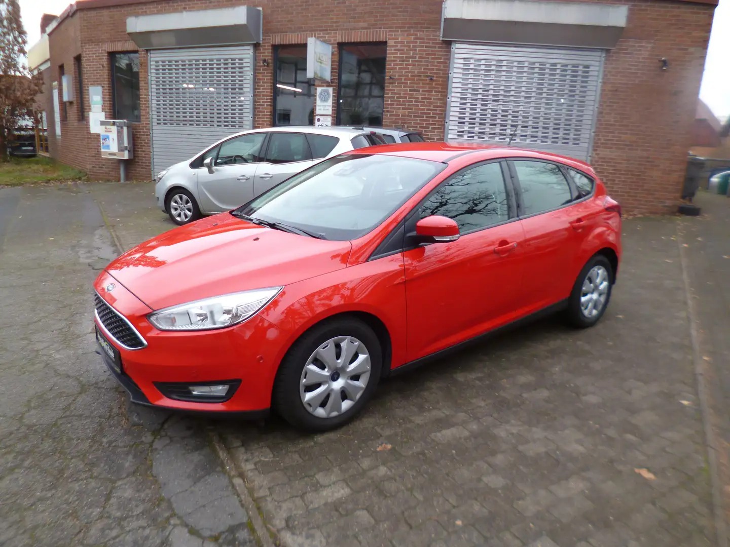 Ford Focus Focus Fließheck 1.0 EcoBoost Business Edition - 1