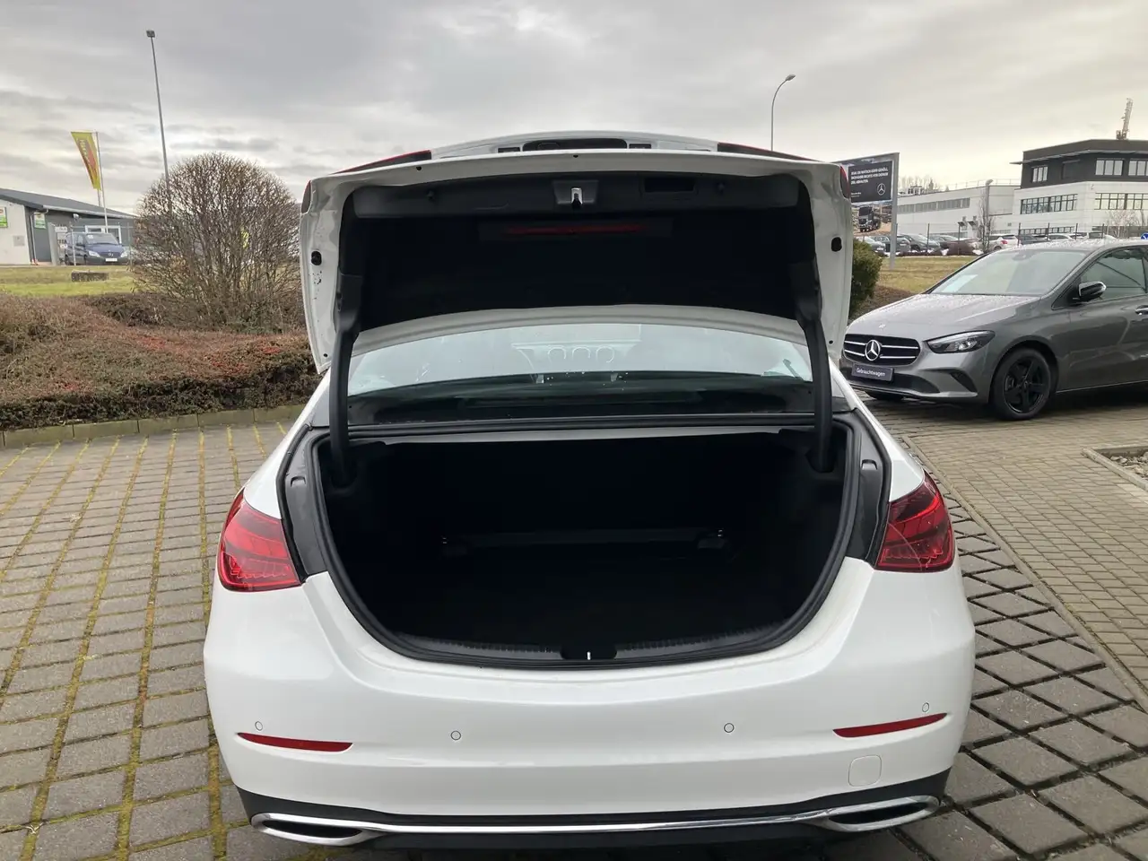 Mercedes-Benz C 180 C 180 Limo Ava RüKam Spiegelp Winterpaket LED 17