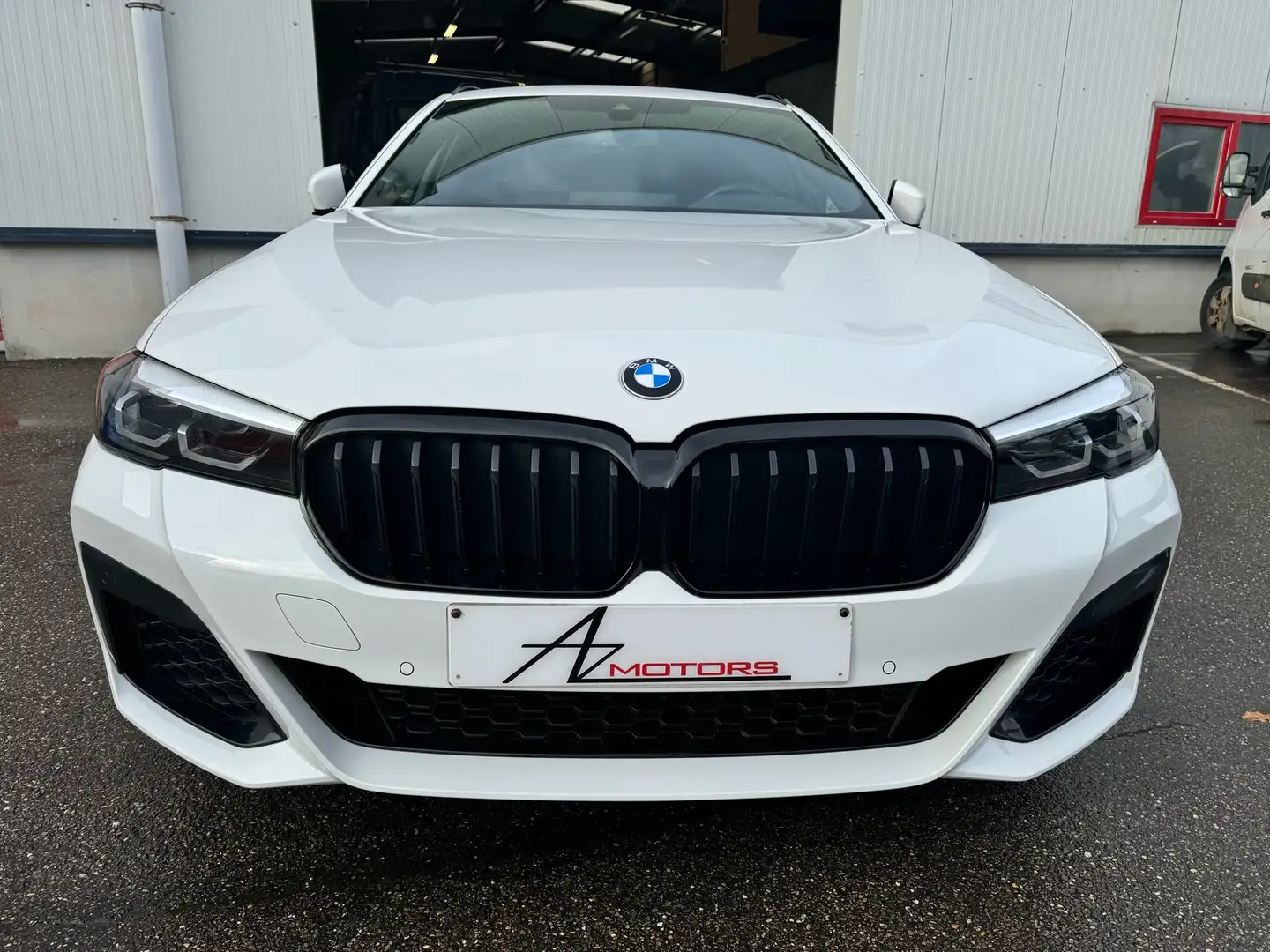 BMW 530 530e xDrive Touring Aut/M Pack/stuurverwarming Blanco - 2