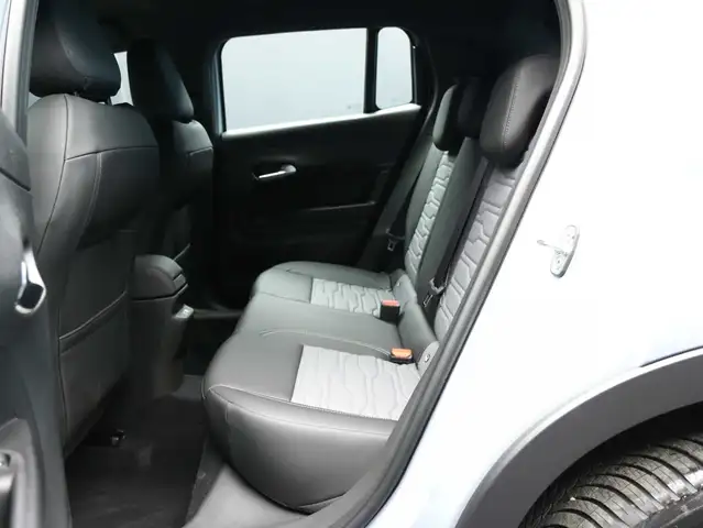 Jeep Avenger view 9
