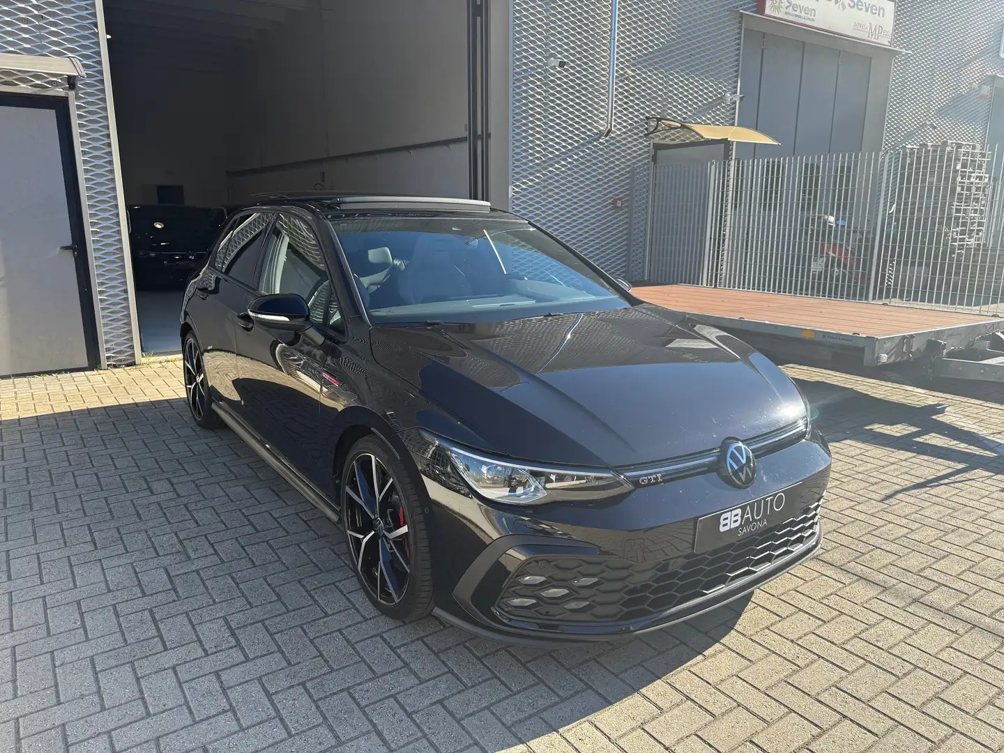 Volkswagen Golf GTI 2.0 TSI GTI DSG TETTO PELLE DCC HARMAN KARDON Nero - 2