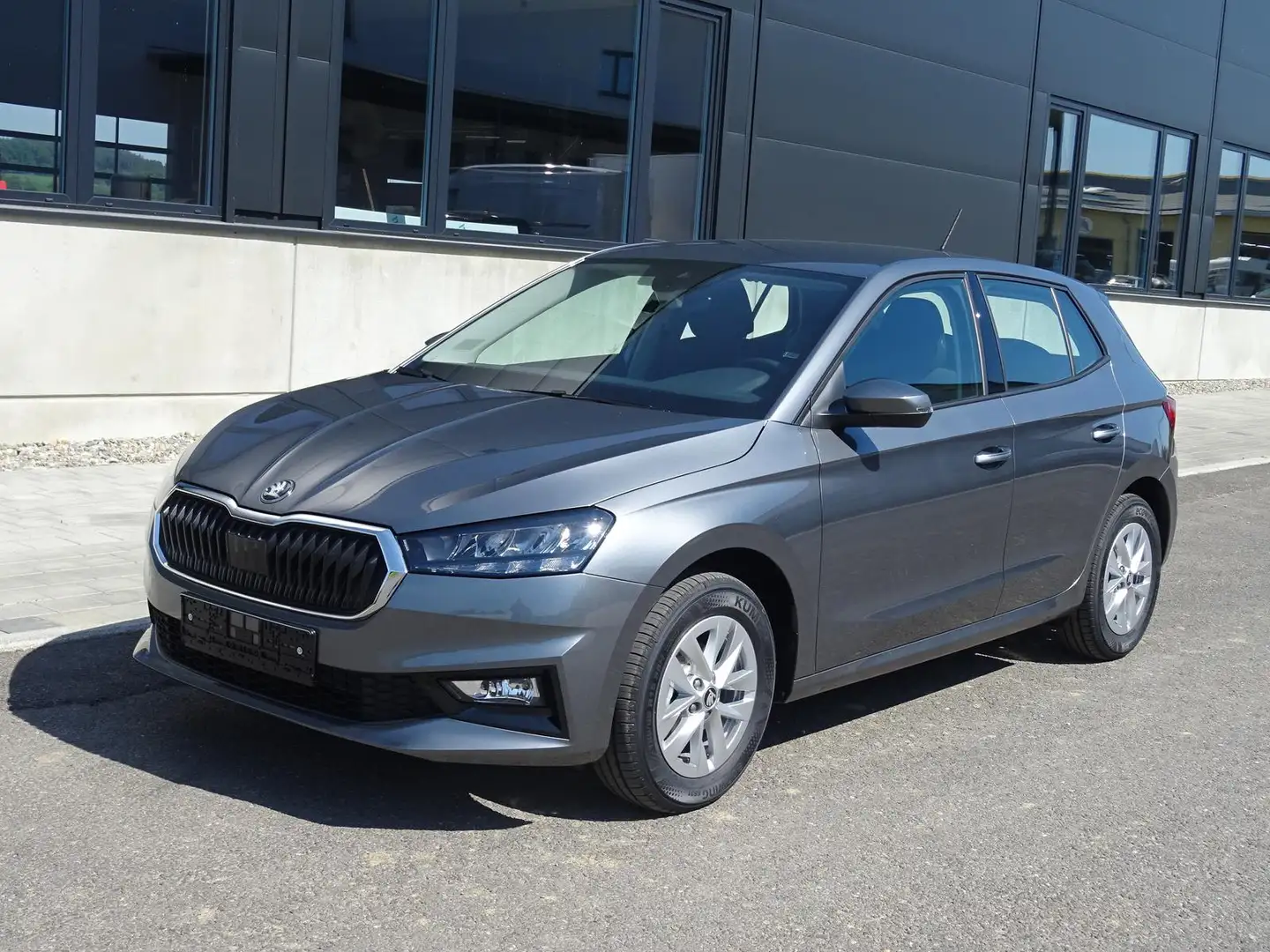 Skoda Fabia 1.0 TSI 130 Jahre/SHZ/Kamera/APP/GRA/ALU Gris - 2