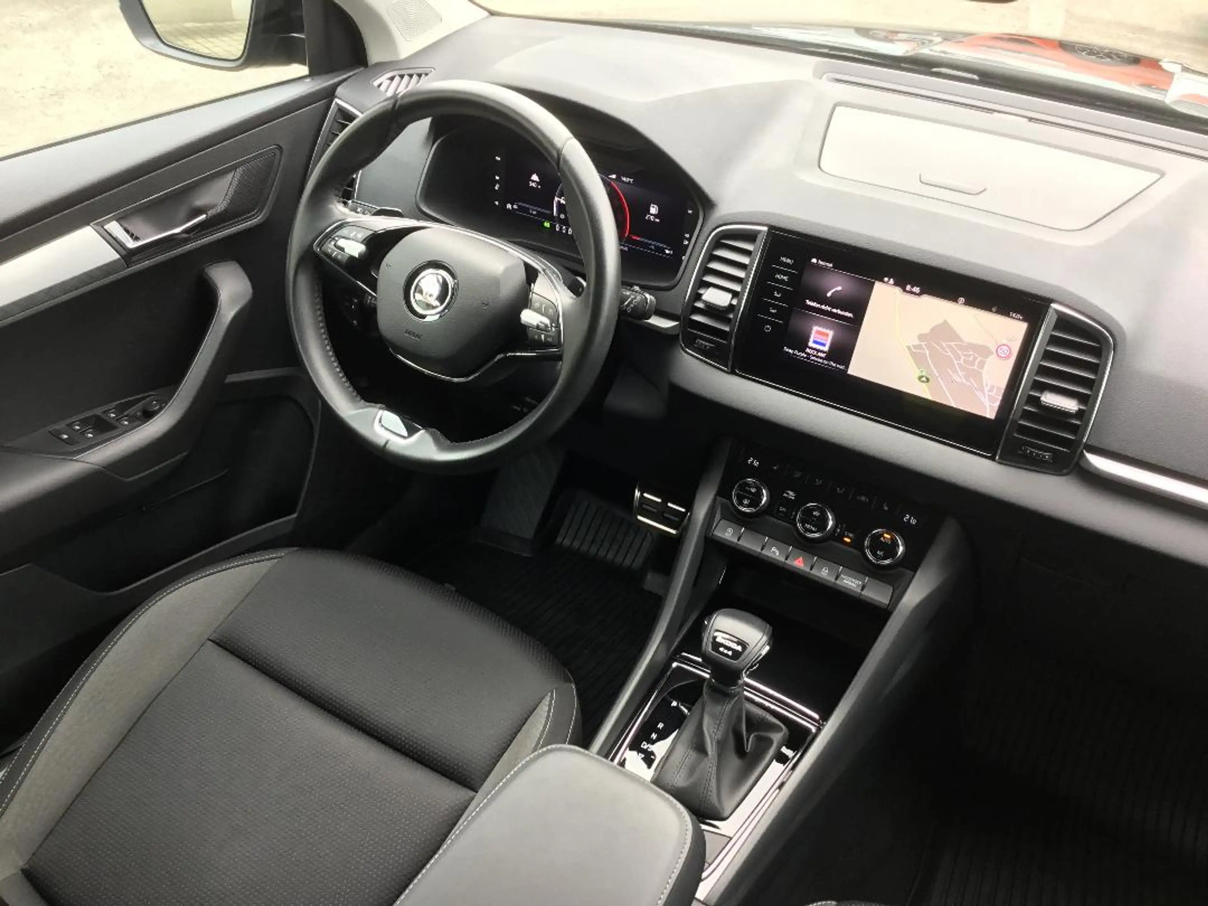 Skoda Karoq Ambition 17"LM 3AC+ Navi+ AHZV DCC 4SHzg — photo 3