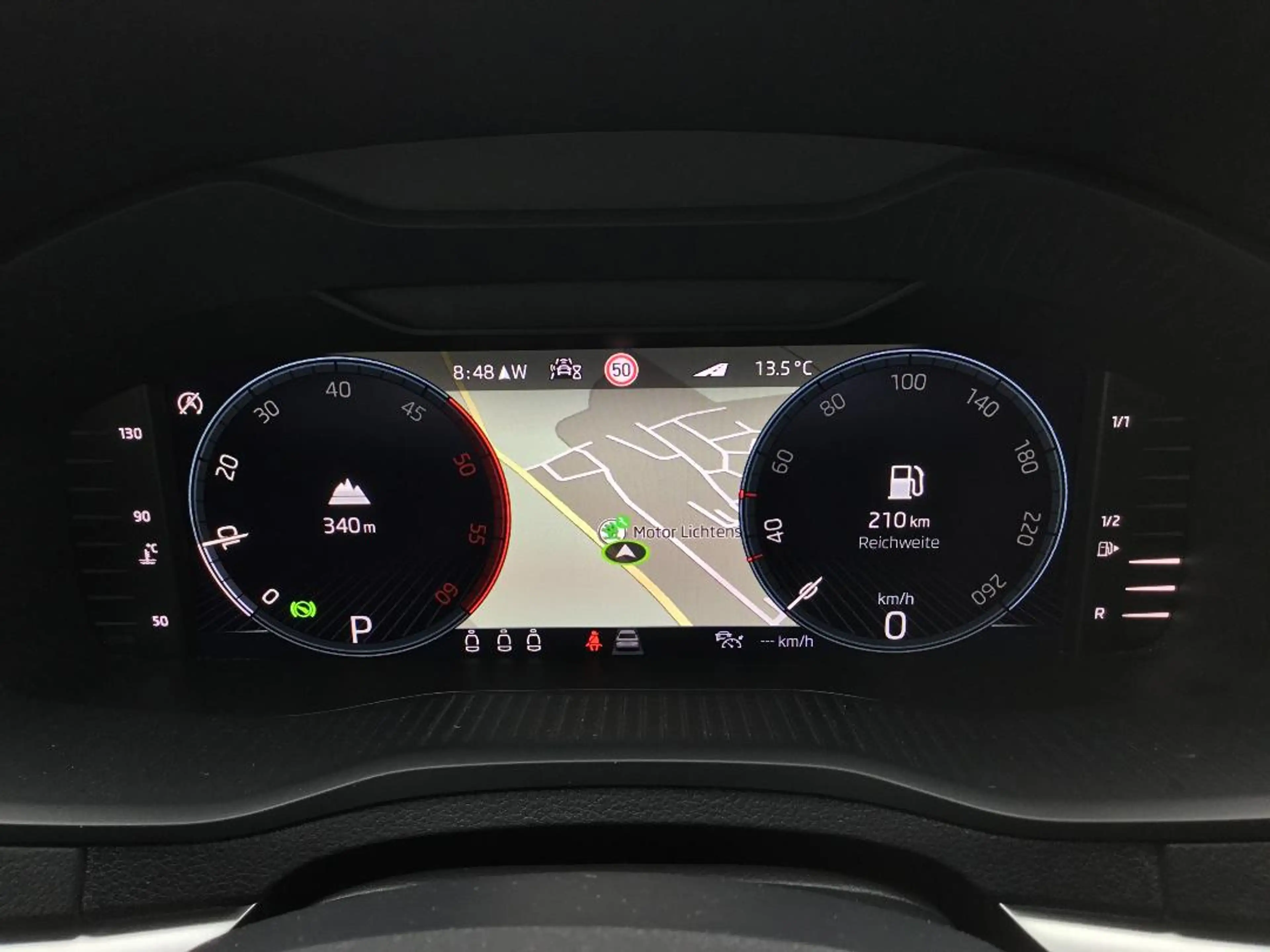 Skoda Karoq Ambition 17"LM 3AC+ Navi+ AHZV DCC 4SHzg — photo 10