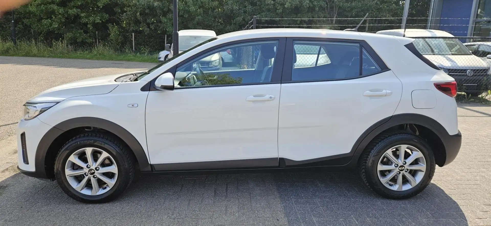 Kia Stonic 1.2 85PK 4 cilinder Airco Carplay® LM Velgen Deale Wit - 2