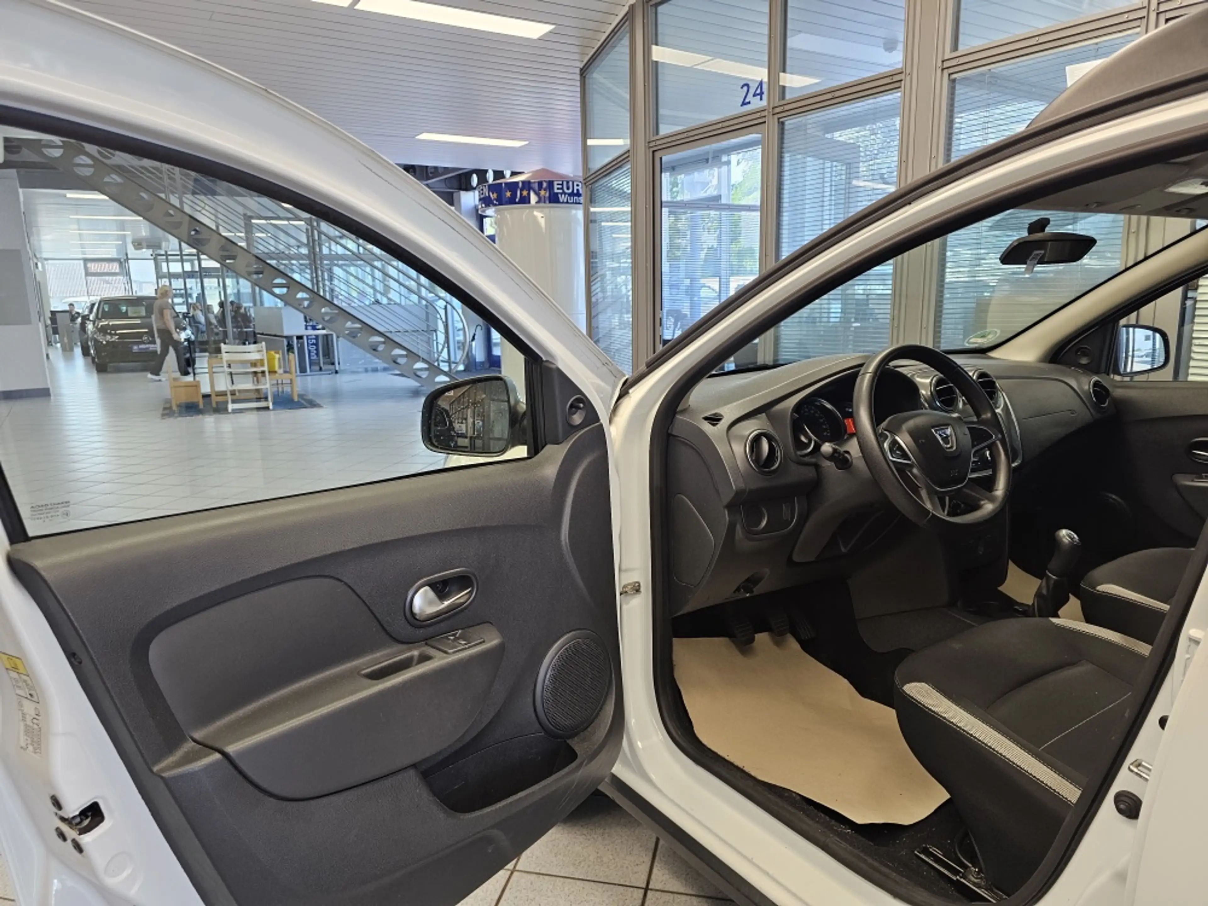 Dacia Sandero Stepway MKL an, Gewerblich oder Export — photo 14