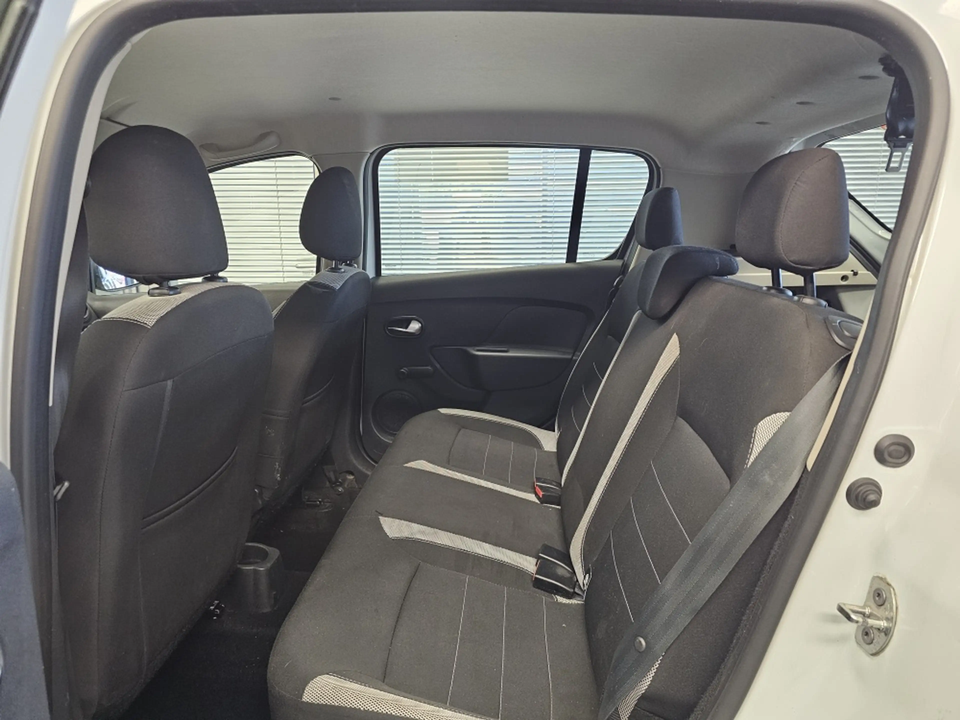 Dacia Sandero Stepway MKL an, Gewerblich oder Export — photo 6