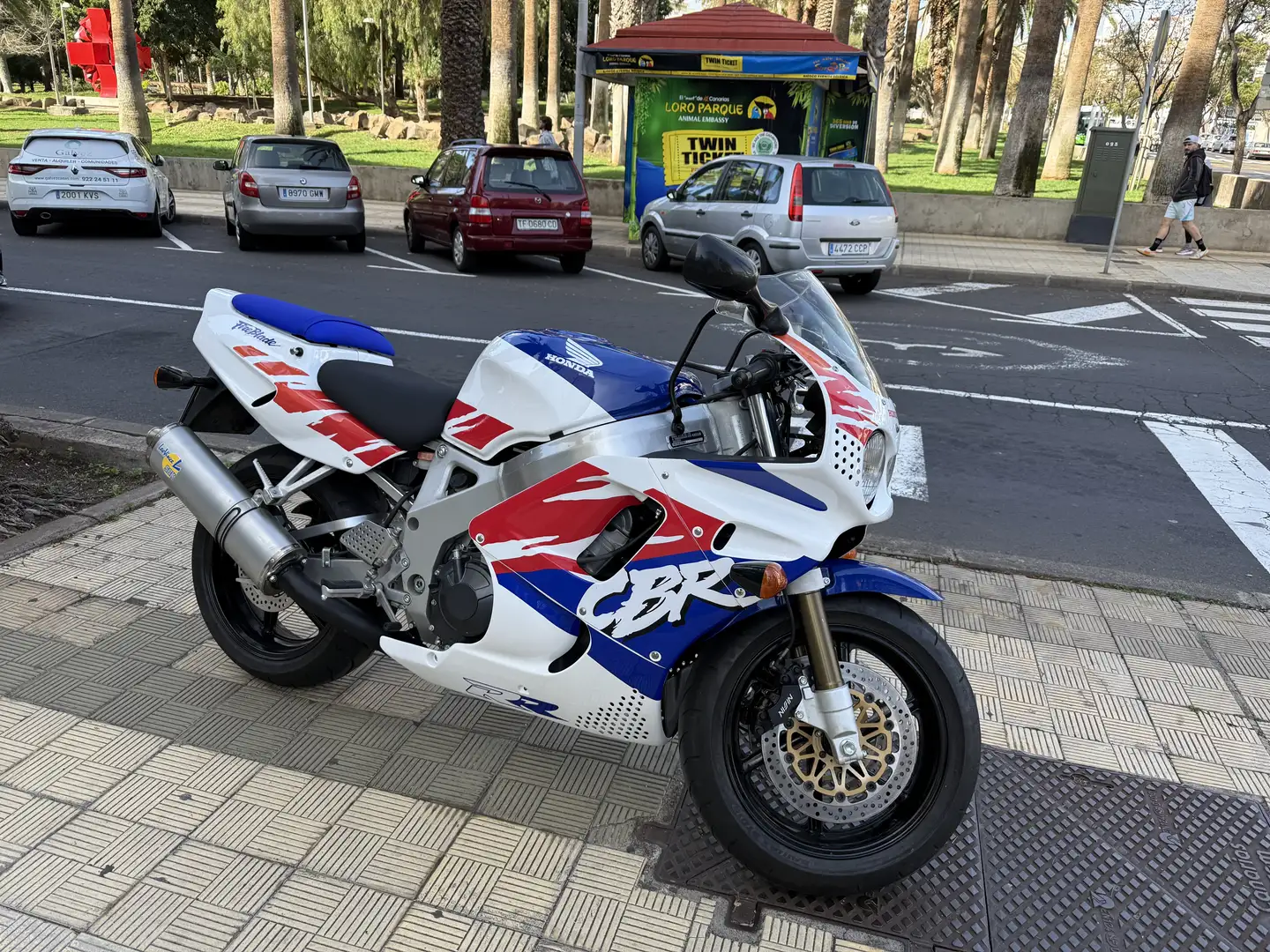 Honda CBR 900 CBR 900 RR  Fireblade. SC 28  1992 - 2