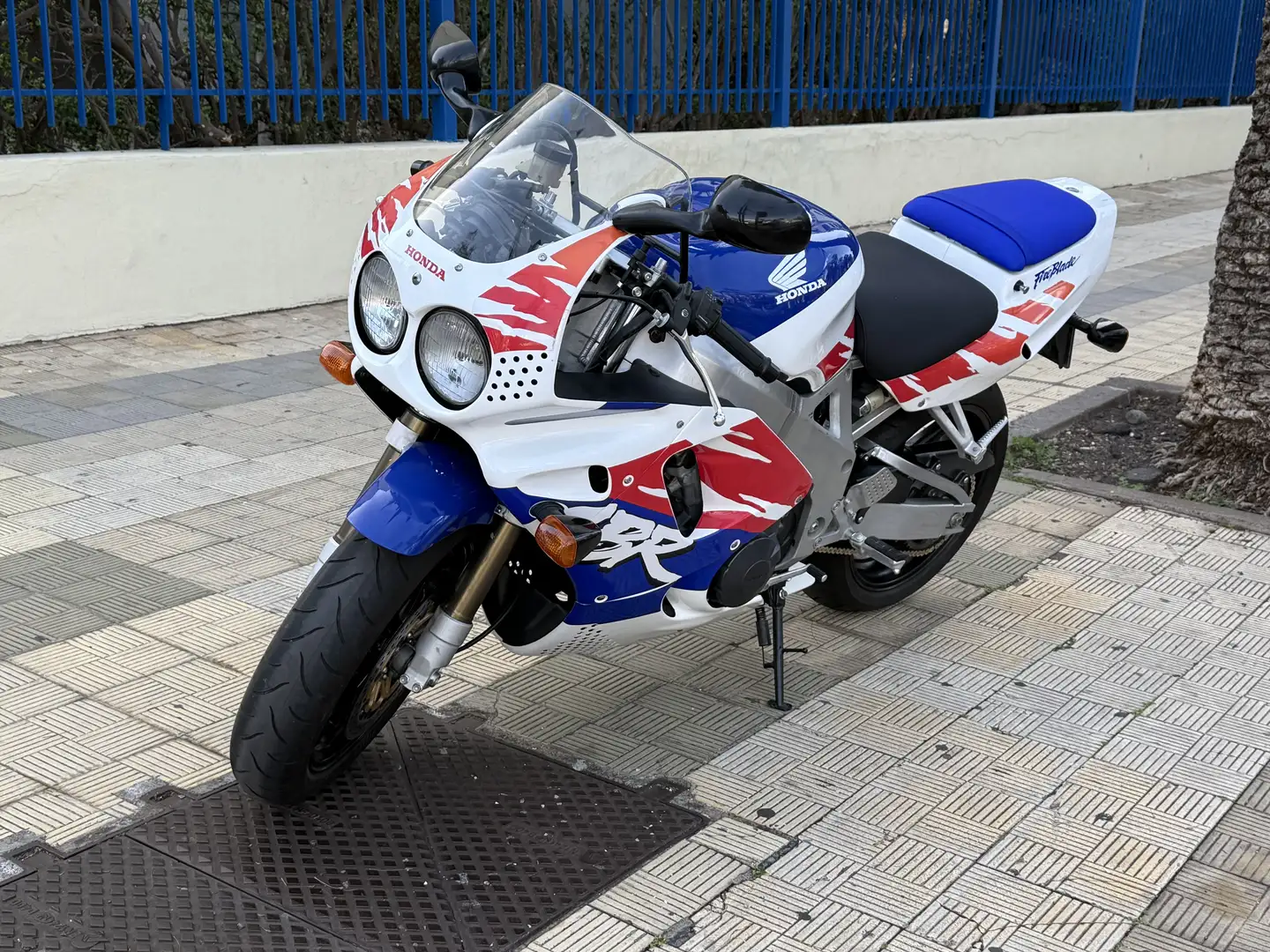 Honda CBR 900 CBR 900 RR  Fireblade. SC 28  1992 - 1