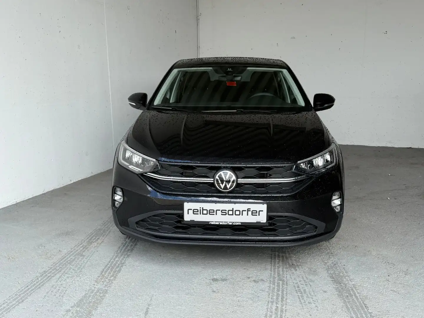 Volkswagen Taigo 4Me TSI Schwarz - 2