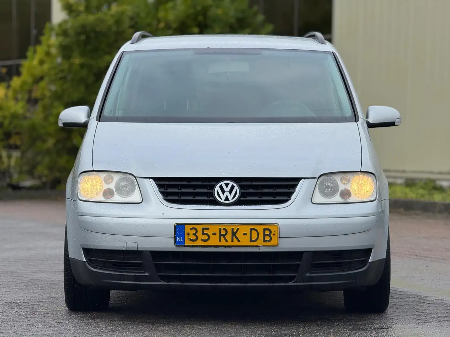 Volkswagen Touran 1.6-16V FSI Trendline | Automaat | Airco | Trekhaa Grijs - 2