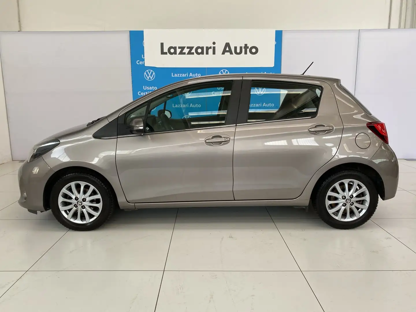 Toyota Yaris Yaris 1.0 5 porte Lounge Grau - 2