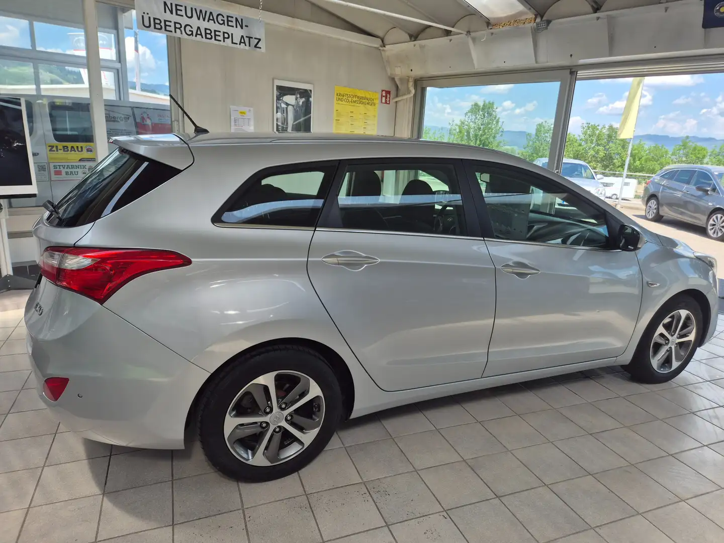 Hyundai i30 i30 CW 1,4 CRDi Business Class Business Class Silber - 2