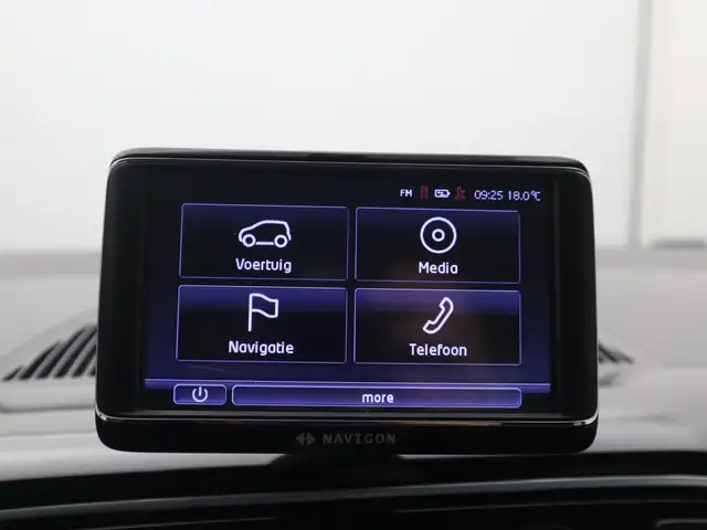Volkswagen Up! view 20