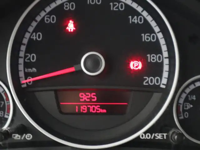 Volkswagen Up! view 27