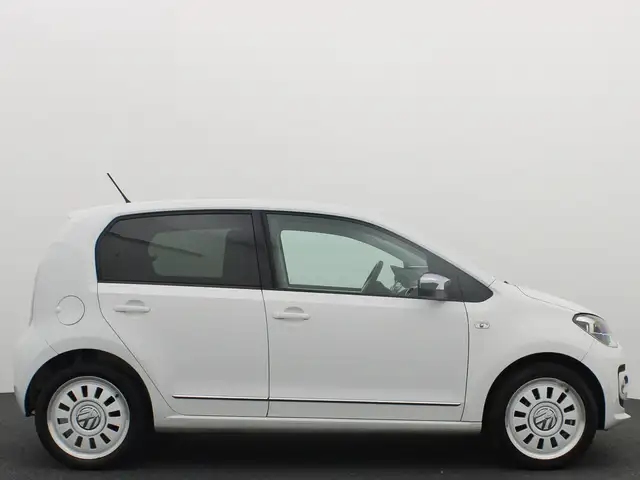 Volkswagen Up! view 15