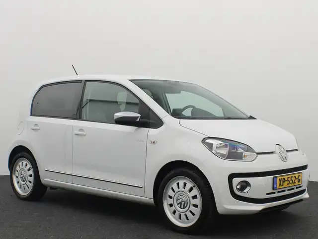Volkswagen Up! view 16