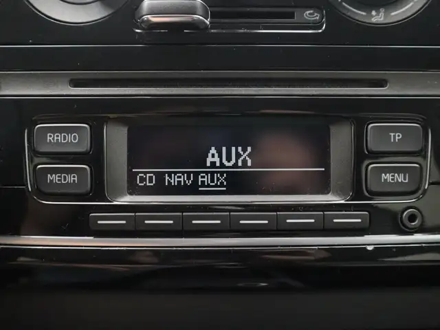 Volkswagen Up! view 25