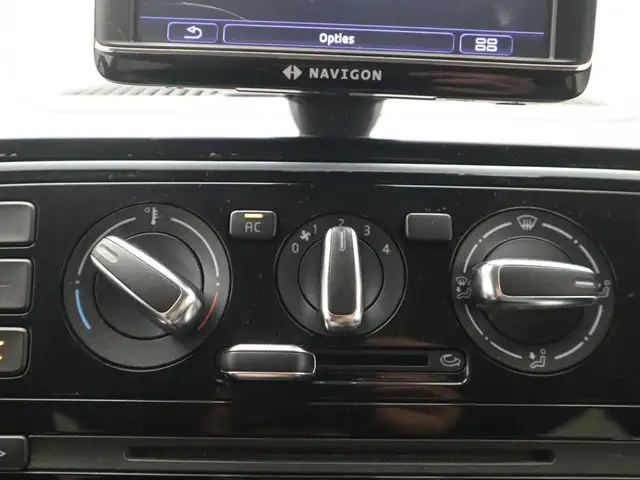 Volkswagen Up! view 23