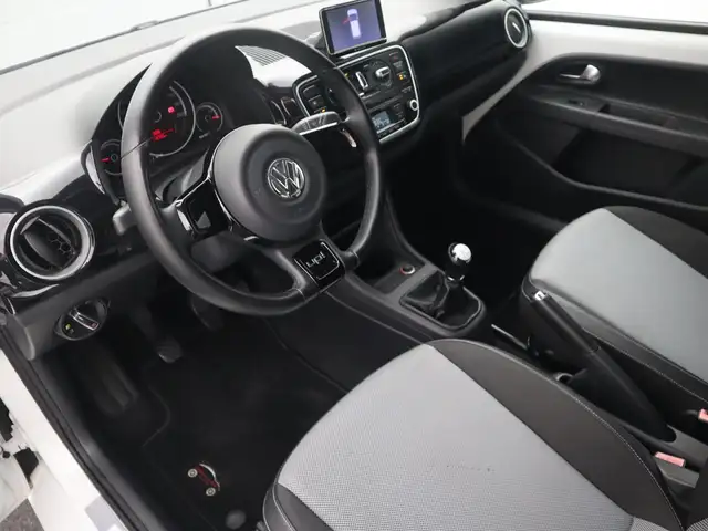 Volkswagen Up! view 8