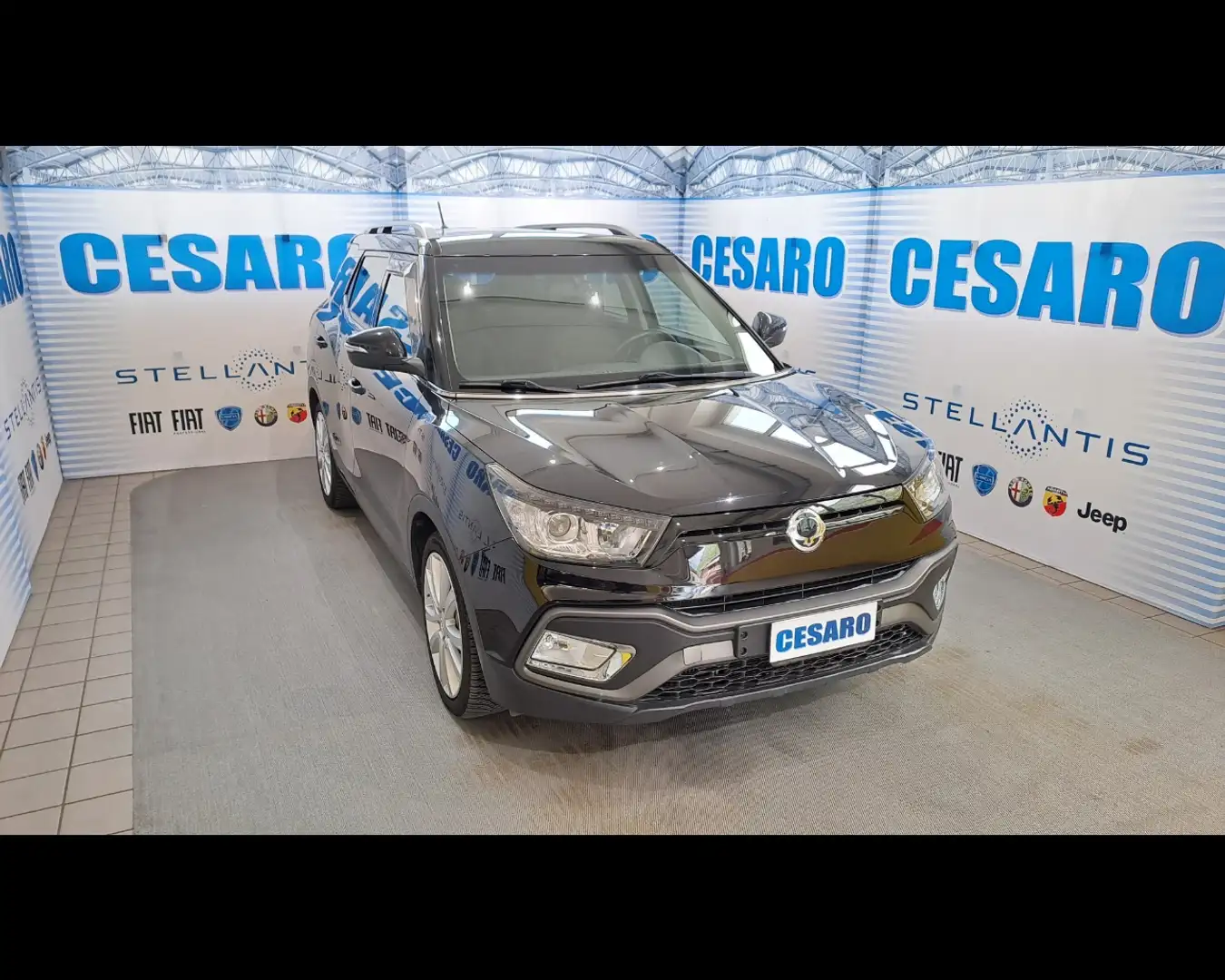 SsangYong XLV 1.6 e-XDi Go Schwarz - 1