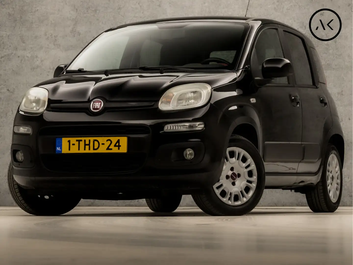 Fiat Panda 0.9 TwinAir Lounge (AIRCO, TREKHAAK, GETINT GLAS, Zwart - 1