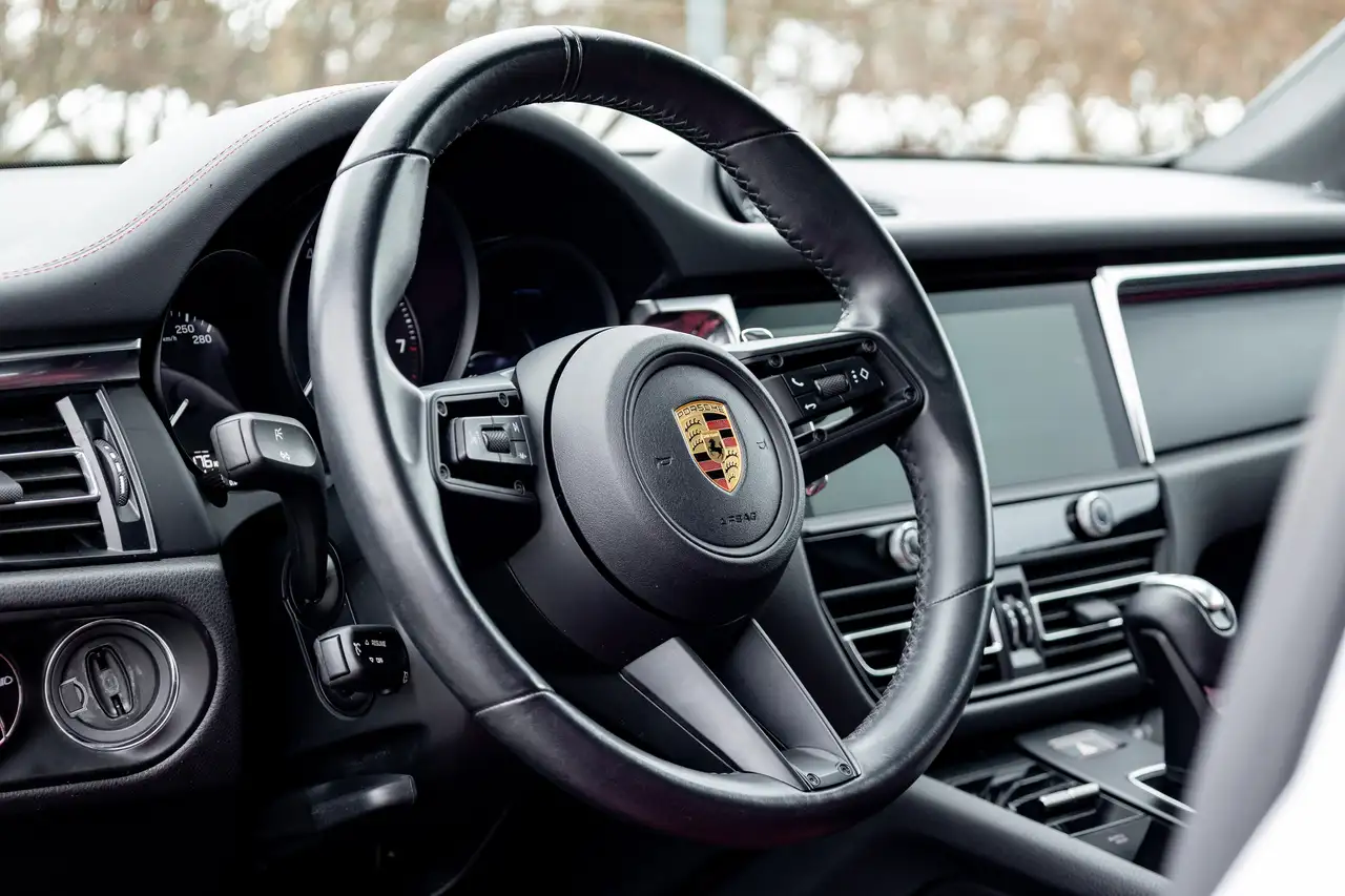 Porsche Macan снимка Porsche Macan