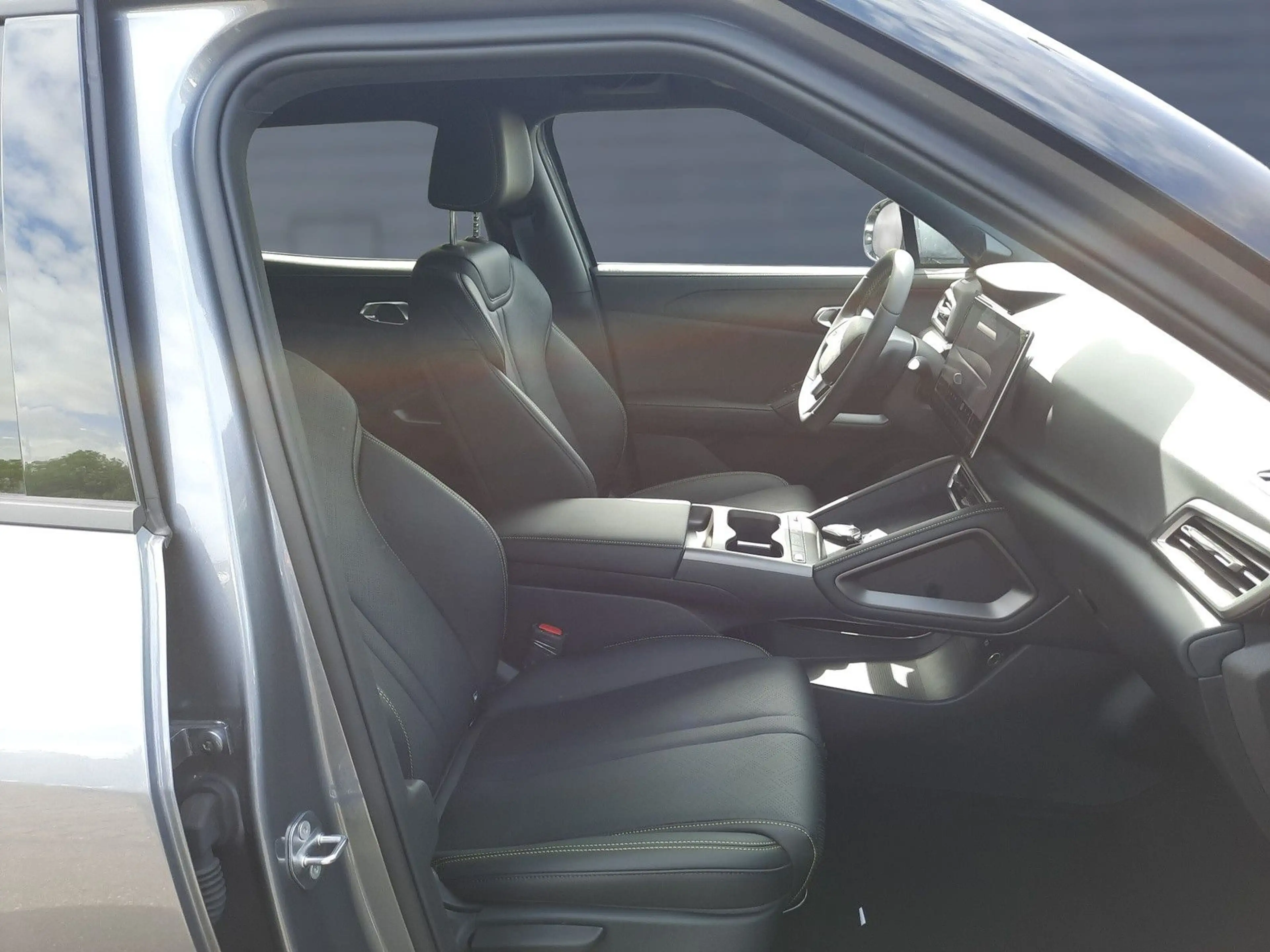 BYD Atto 2 DM-i Boost — photo 12