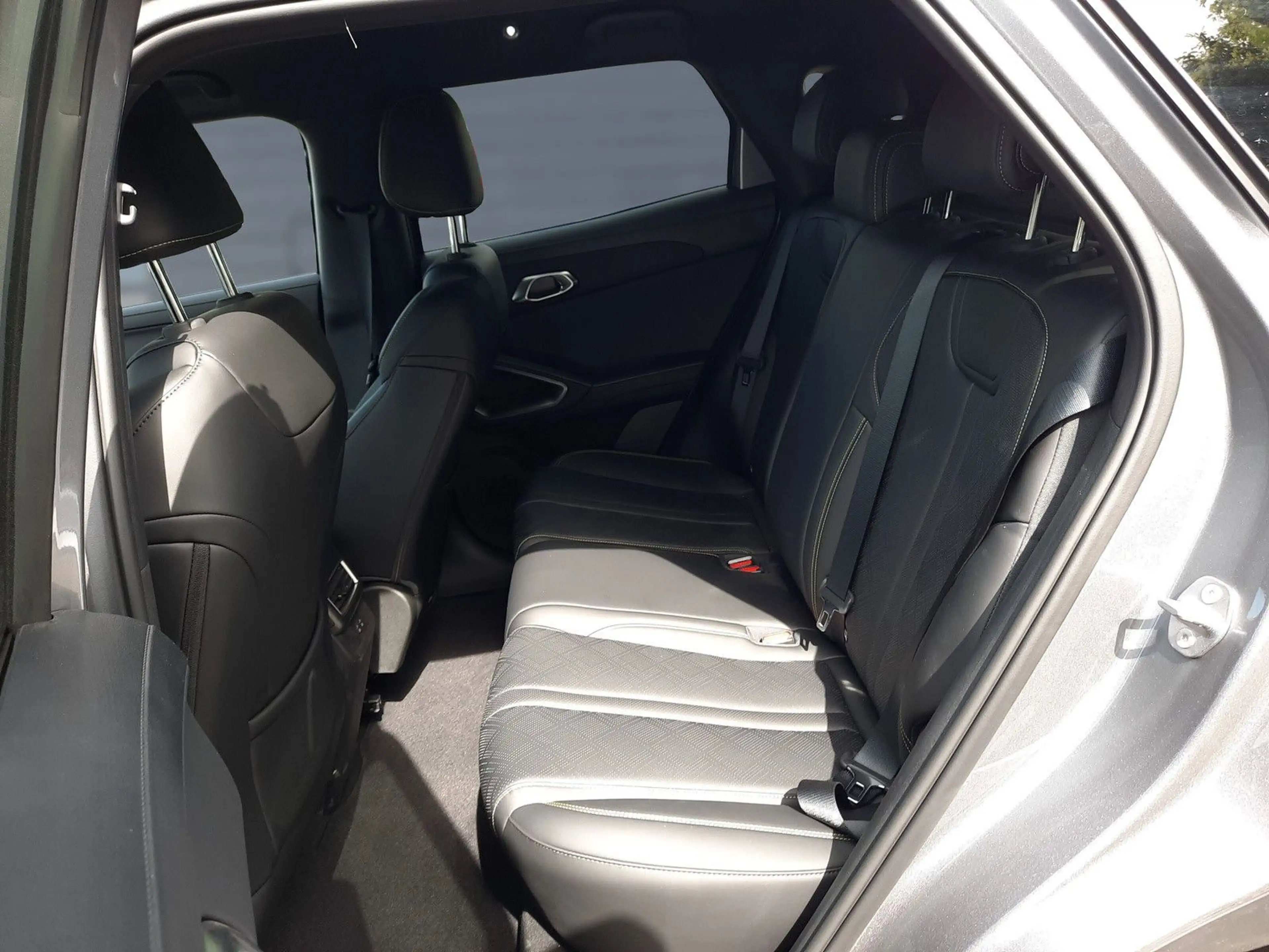 BYD Atto 2 DM-i Boost — photo 11