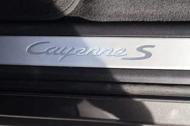 Porsche Cayenne view 15