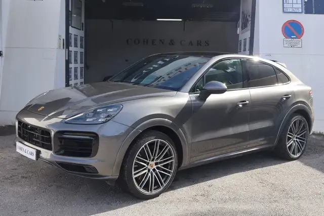 Porsche Cayenne view 2