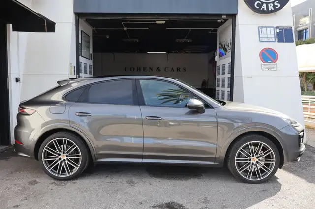 Porsche Cayenne view 5