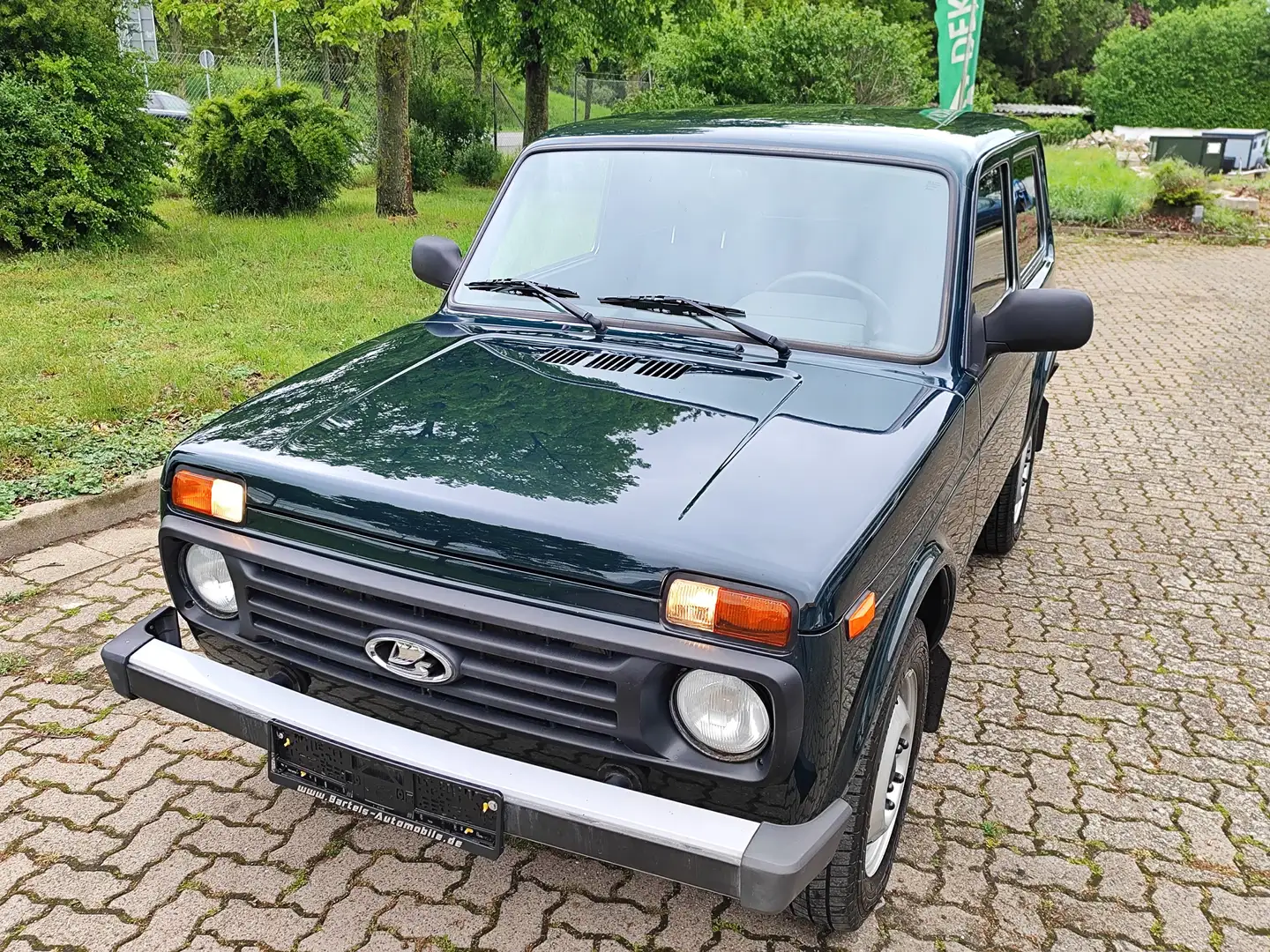 Lada Taiga Basis 4x4 Grün - 2
