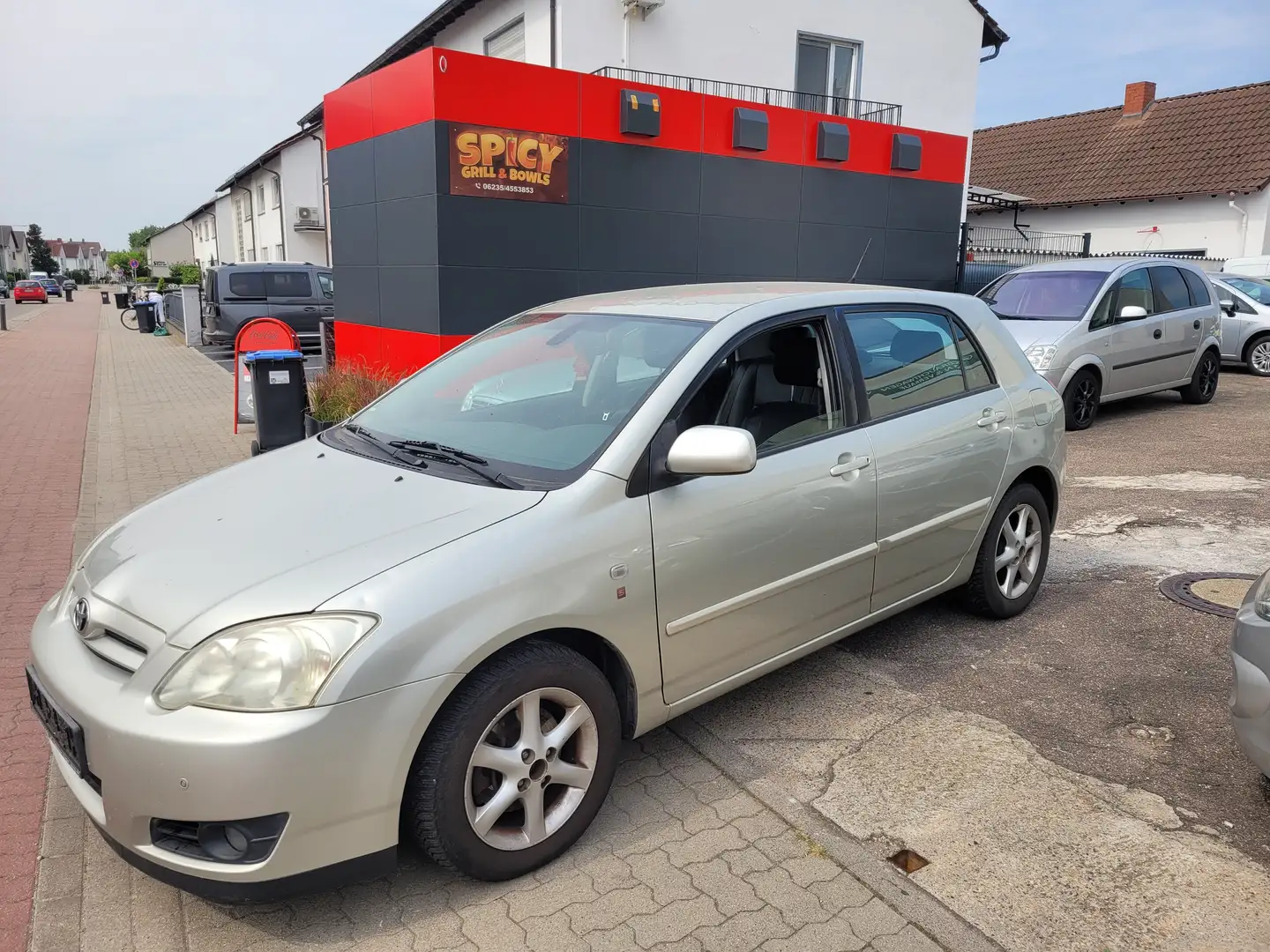 Toyota Corolla Corolla Fließheck Diesel  5-Türer 2.0 Gold - 2