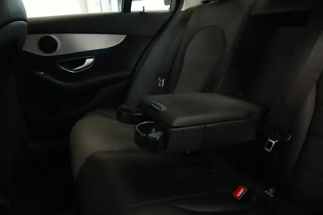 Mercedes-Benz C-Class view 18