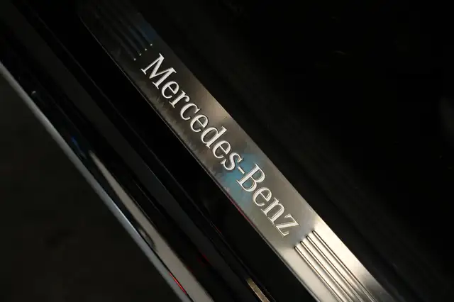 Mercedes-Benz C-Class view 26